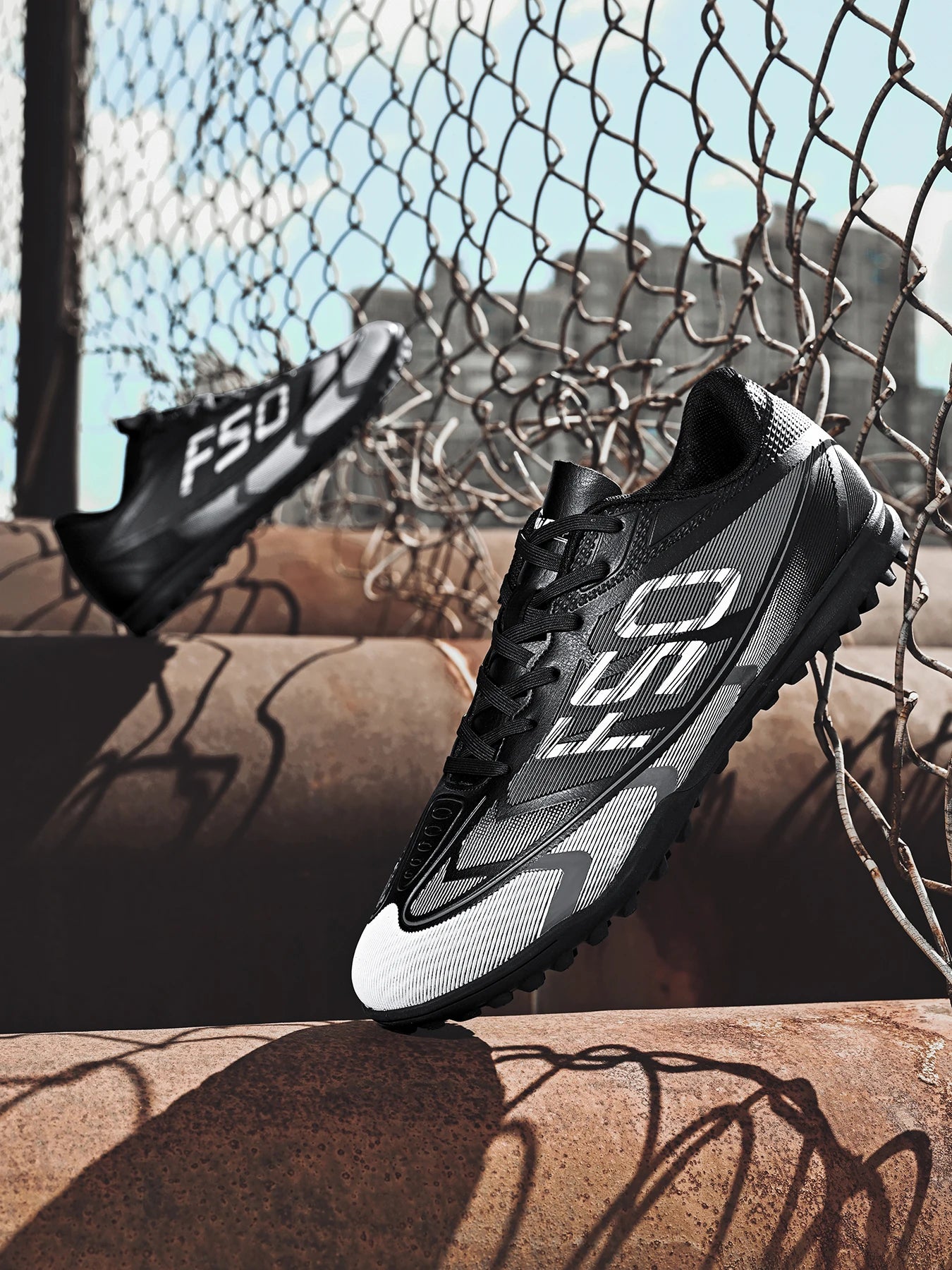 Soccer shoes, unisex style, comfortable, breathable, wear-resistant, available in TF and FG, two colors to choose from.