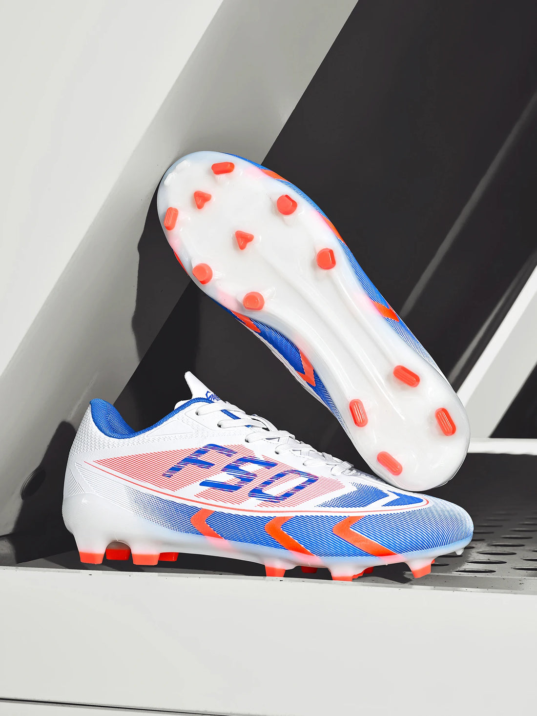 Soccer shoes, unisex style, comfortable, breathable, wear-resistant, available in TF and FG, two colors to choose from.